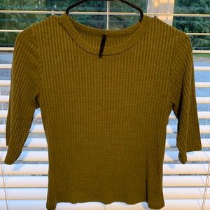 Green ribbed shirt